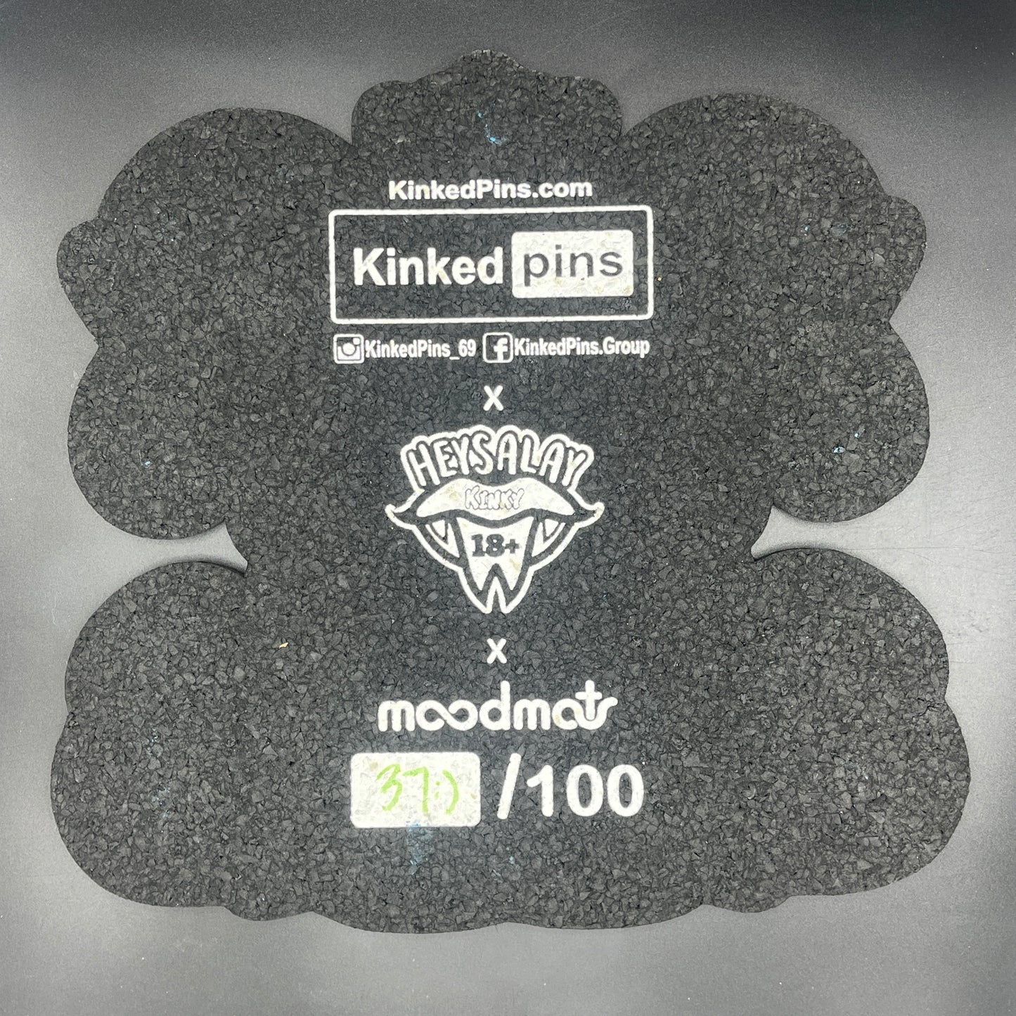 Kinked Pins X Heysalay 18+ Green Boette Moodmat