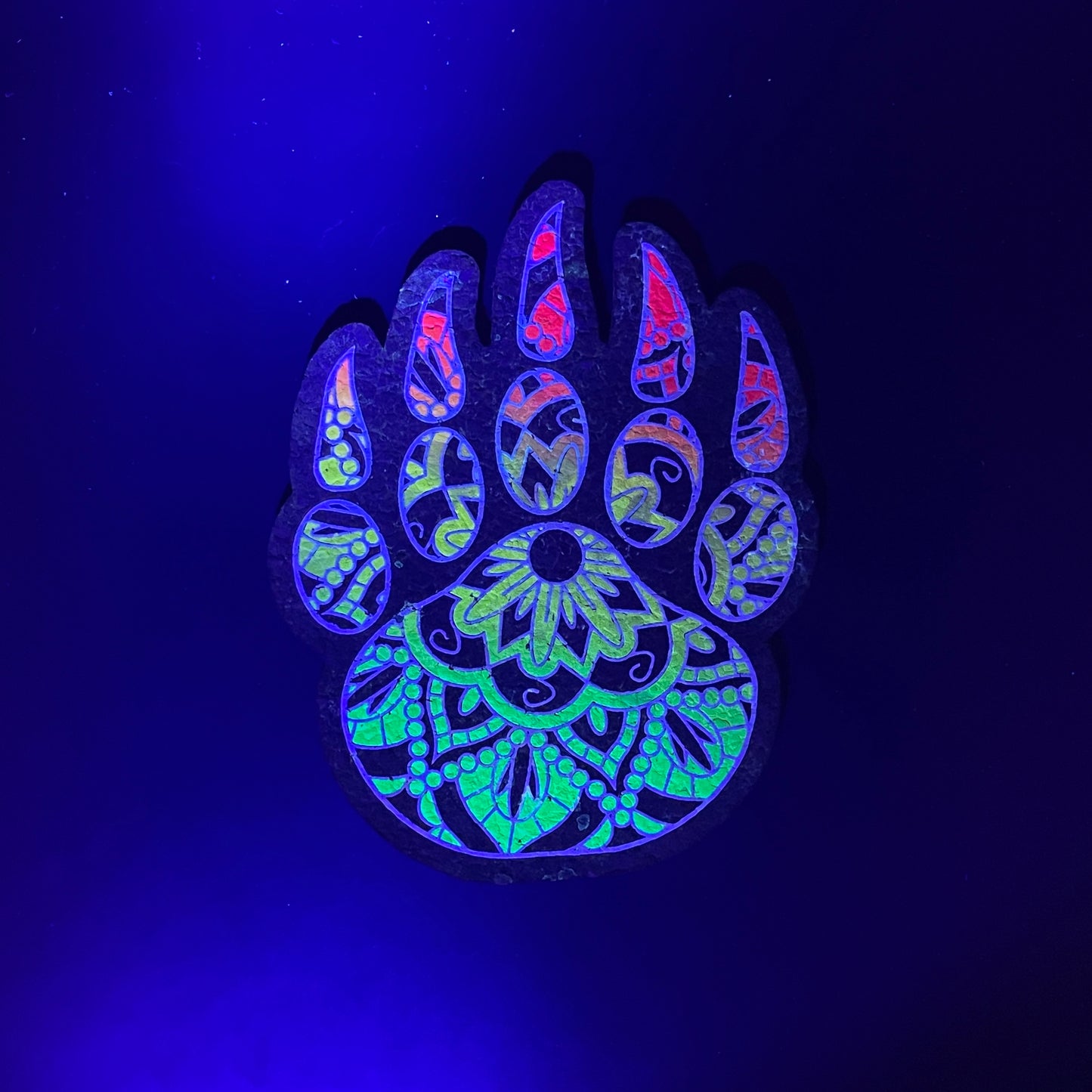 Bear Mountain Studios Red To Green Bear Paw Moodmat