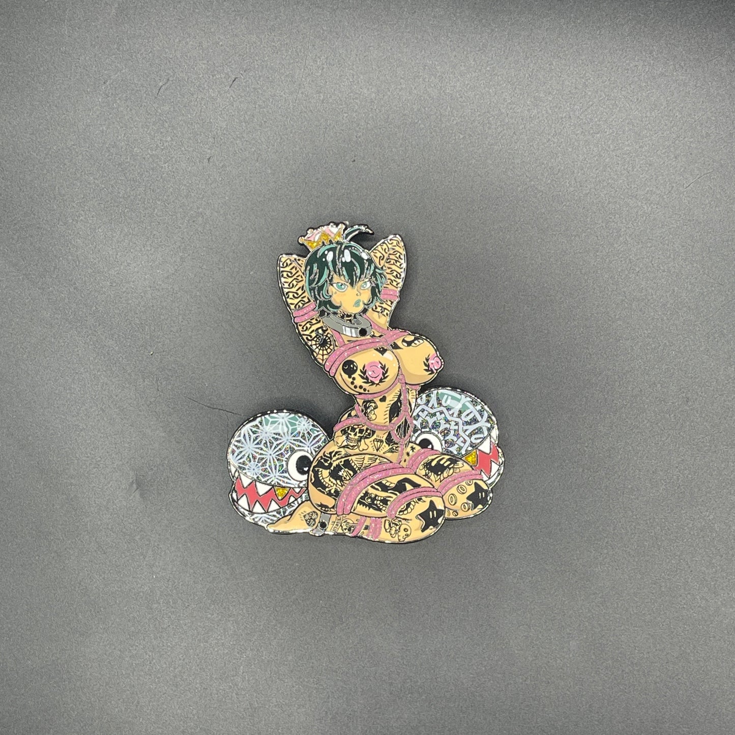 Captivating Audience Pins X Kitsuahri Biting Beauty Pin