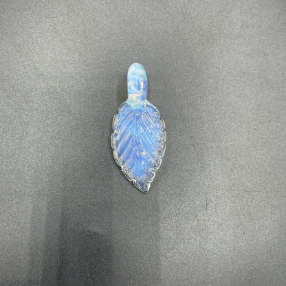 Domepiecer UV Blue Blade Leaf Pendant