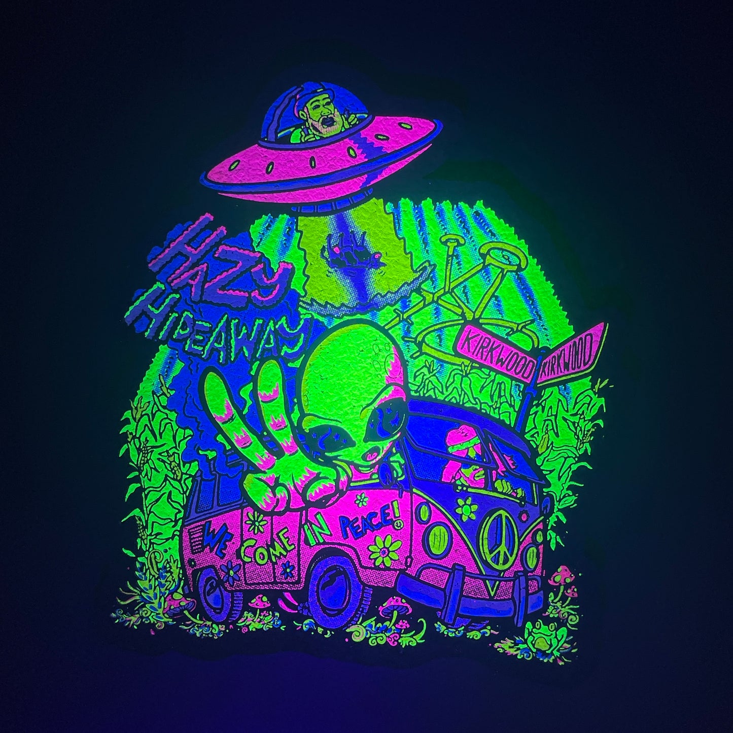 The Hazy Hideaway Alien Hippie Van Moodmat