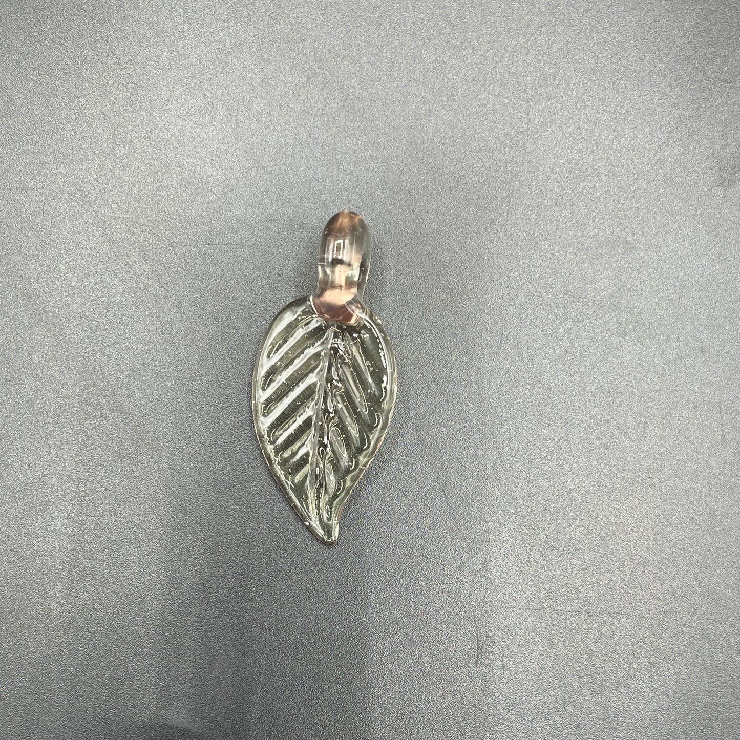 Domepiecer Grey Blade Leaf Pendant