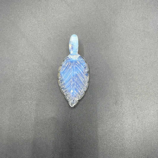 Domepiecer UV Blue Blade Leaf Pendant