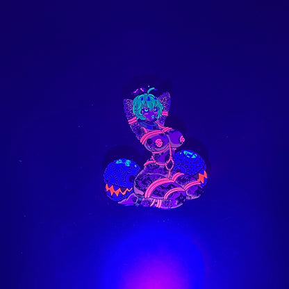 Captivating Audience Pins X Kitsuahri Biting Beauty Pin